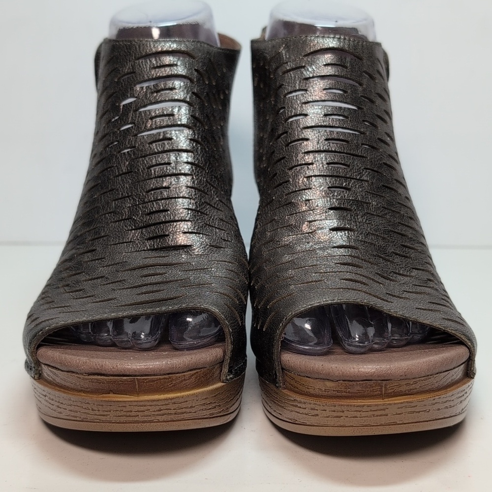 Dansko Danae perforated leather heeled sandals women's size 7.5-8  EU 38 - Picture 2 of 15